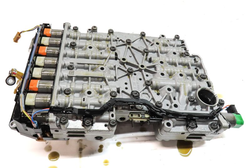 Thumbnail 6: 14-16 BMW 2 3 4 5 (F22 F30 F32 F10) 2.0L RWD 8HP-45 AUTO TRANSMISSION VALVE BODY