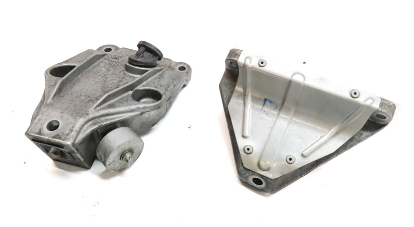 Thumbnail 1: 2015 BMW 535D (F10) 3.0L DIESEL ENGINE MOTOR SUPPORT MOUNT BRACKET SET/2