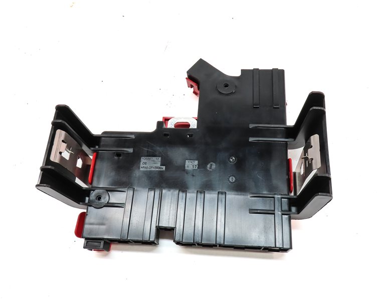 Thumbnail 4: 2015 BMW 535D (F10) 3.0L DIESEL ENGINE POSITIVE BATTERY POWER DISTRIBUTION PLATE