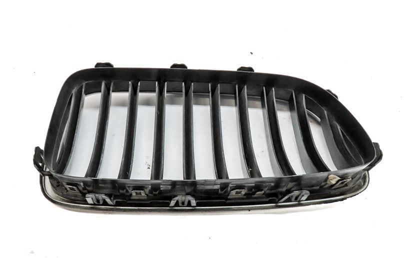 Thumbnail 6: 2014-2016 BMW 528i 535i 550i (F10) FRONT LEFT & RIGHT HOOD VENT GRILLE SET-2