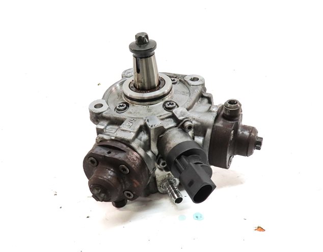 Thumbnail 2: 14-18 BMW 535D 740D X5 (F01 F02 F10 F15) 3.0L DIESEL HPFP MECHANICAL FUEL PUMP