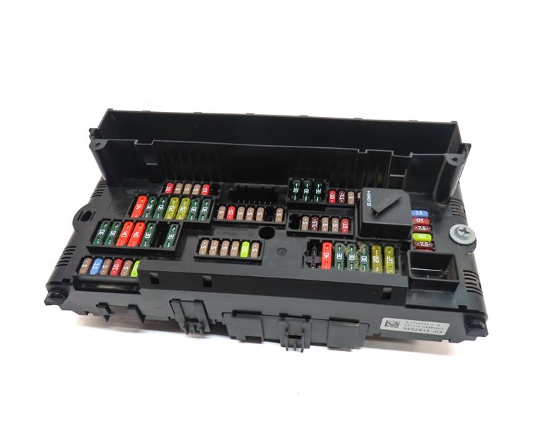 Thumbnail 2: 2012-2017 BMW 5 6 7 (F01 F06 F10) FRONT POWER DISTRIBUTION RELAY FUSE BOX