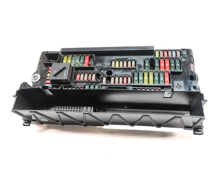 Thumbnail 3: 2012-2017 BMW 5 6 7 (F01 F06 F10) FRONT POWER DISTRIBUTION RELAY FUSE BOX