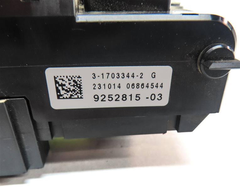 Thumbnail 5: 2012-2017 BMW 5 6 7 (F01 F06 F10) FRONT POWER DISTRIBUTION RELAY FUSE BOX