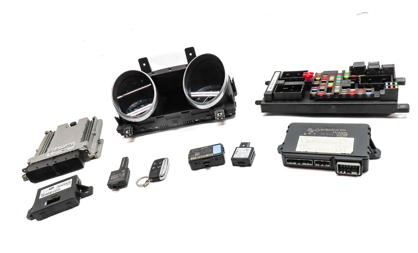 Thumbnail 3: 14 RANGE ROVER SPORT (L494) 3.0L SUPERCHARGED ENGINE IMMOBILIZER MODULE KEY SET