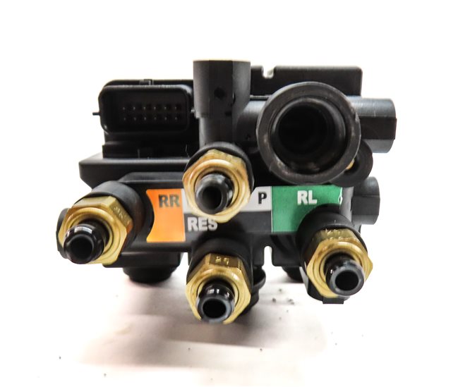 Thumbnail 3: 2014 RANGE ROVER SPORT (L494) AIR RIDE SUSPENSION LEVEL LEVELING VALVE BLOCK
