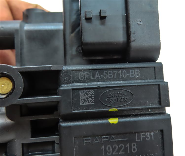 Thumbnail 5: 2014 RANGE ROVER SPORT (L494) AIR RIDE SUSPENSION LEVEL LEVELING VALVE BLOCK