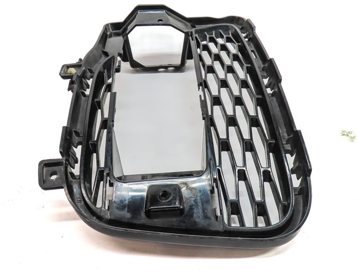 Thumbnail 4: 2014-2017 RANGE ROVER SPORT (L494) LEFT FRONT DRIVER FOGLIGHT GRILLE TRIM