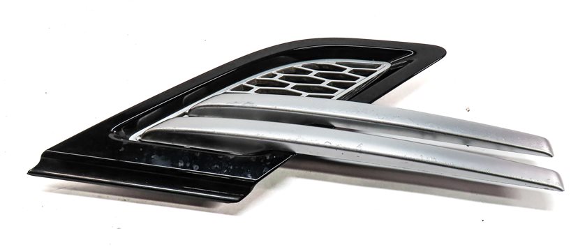 Thumbnail 2: 2014 RANGE ROVER SPORT (L494) FRONT RIGHT PASSENGER FENDER GRILLE TRIM VENT