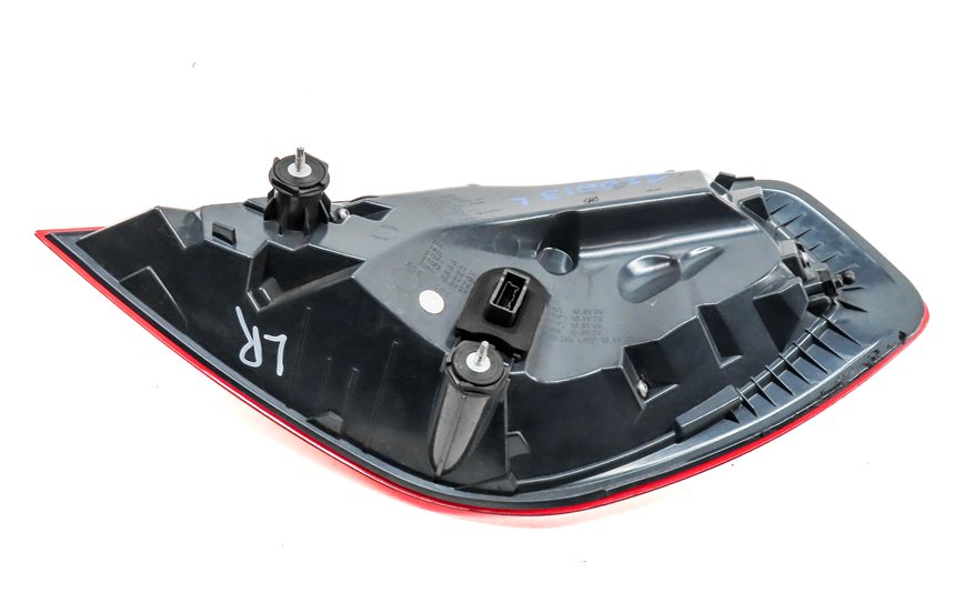 Thumbnail 5: 12-19 BMW 640i 650i M6 F06 F12 F13 LEFT DRIVER OUTER TAILLIGHT BRAKE LIGHT LAMP