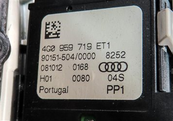 Thumbnail 9: 2013 AUDI A6 (C7 4G) FRONT INTERIOR DOME MAP READING LIGHT LAMP (Gray)
