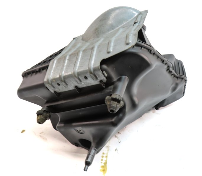 Thumbnail 5: 2012-2016 AUDI A6 (C7 4G) 2.0L (CAEB) ENGINE AIR INTAKE FILTER BOX