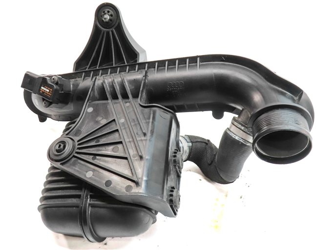 Thumbnail 5: 13 AUDI A6 (C7 4G) 2.0L (CAEB) ENGINE INTERCOOLER PRESSURE HOSE PIPE DAMPER BOX