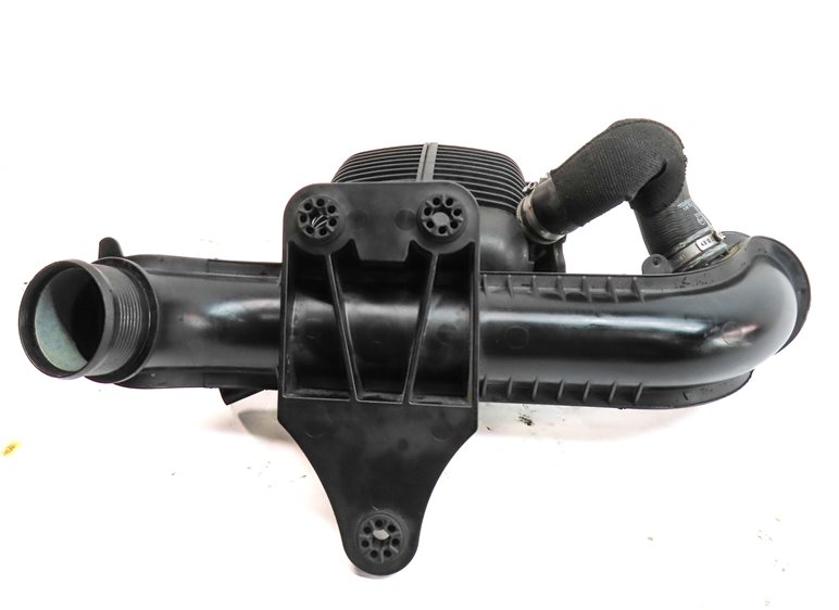 Thumbnail 6: 13 AUDI A6 (C7 4G) 2.0L (CAEB) ENGINE INTERCOOLER PRESSURE HOSE PIPE DAMPER BOX