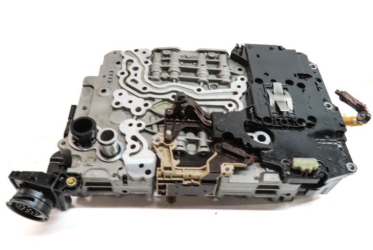 Thumbnail 5: 13-15 AUDI A6 (C7) 2.0L AWD QUATTRO NGR AUTO AUTOMATIC TRANSMISSION VALVE BODY