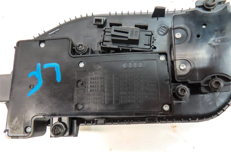 Thumbnail 5: 2013 AUDI A8 (D4 4H) LEFT DRIVER SEAT POSITION ADJUST SWITCH w/ LUMBAR & MASSAGE