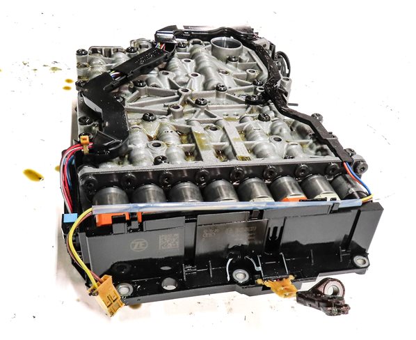 Thumbnail 8: 13-14 AUDI A8 S8 (D4 4H) 8HP55A AUTOMATIC TRANSMISSION VALVE BODY w/ OIL PUMP