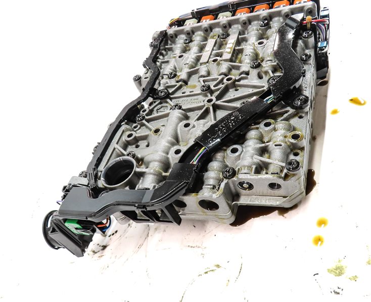 Thumbnail 9: 13-14 AUDI A8 S8 (D4 4H) 8HP55A AUTOMATIC TRANSMISSION VALVE BODY w/ OIL PUMP