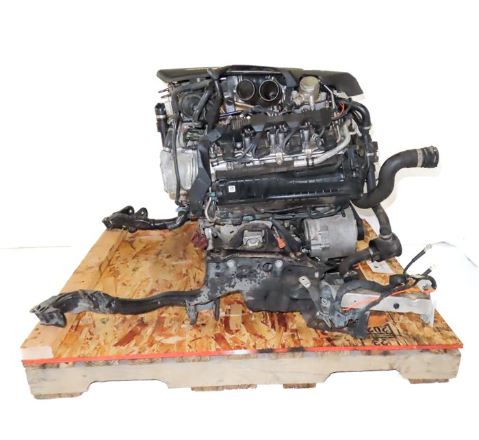 Thumbnail 4: 13-14 AUDI A8 S8 (D4 4H) 4.0L CEUA ENGINE ASSEMBLY (VIN 2, 5th DIGIT) (117k)