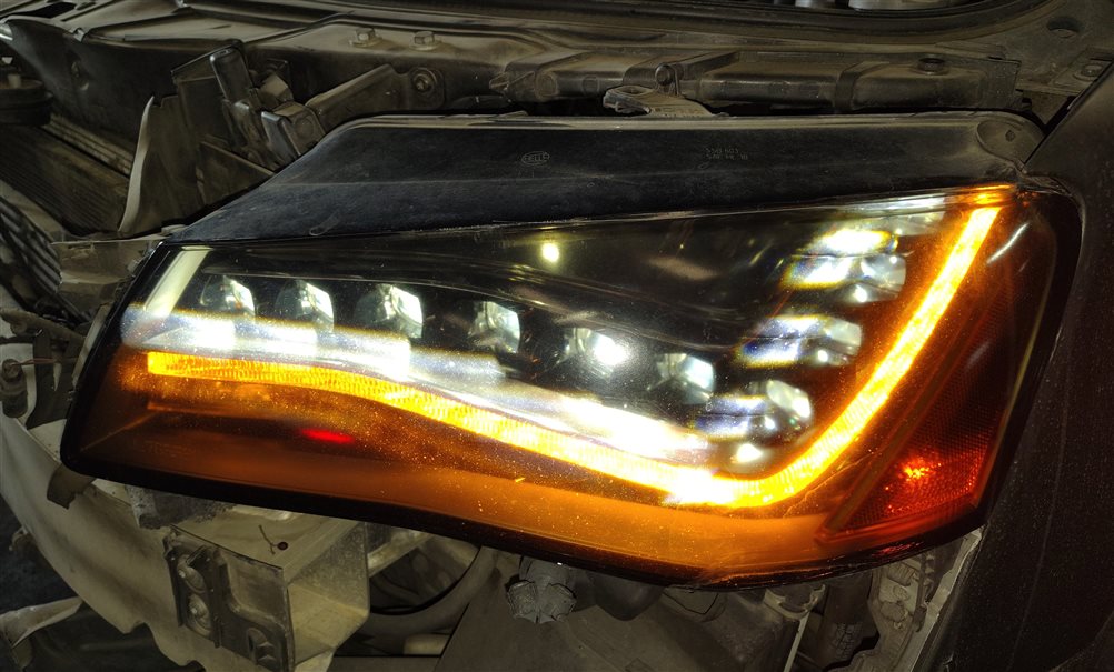 Thumbnail 2: 2011-2014 AUDI A8 (D4 4H) LEFT DRIVER DRL LED HEADLIGHT LIGHT LAMP (OPT 8EY)