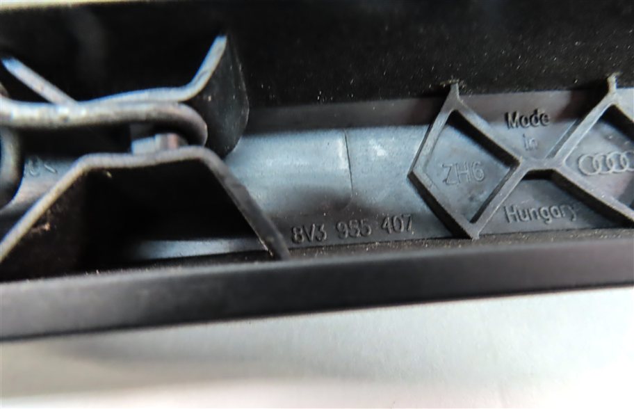 Thumbnail 7: 16-18 AUDI A3 (8V) REAR BACK LIFTGATE HATCH GLASS WINDOW WIPER ARM (BLACK)