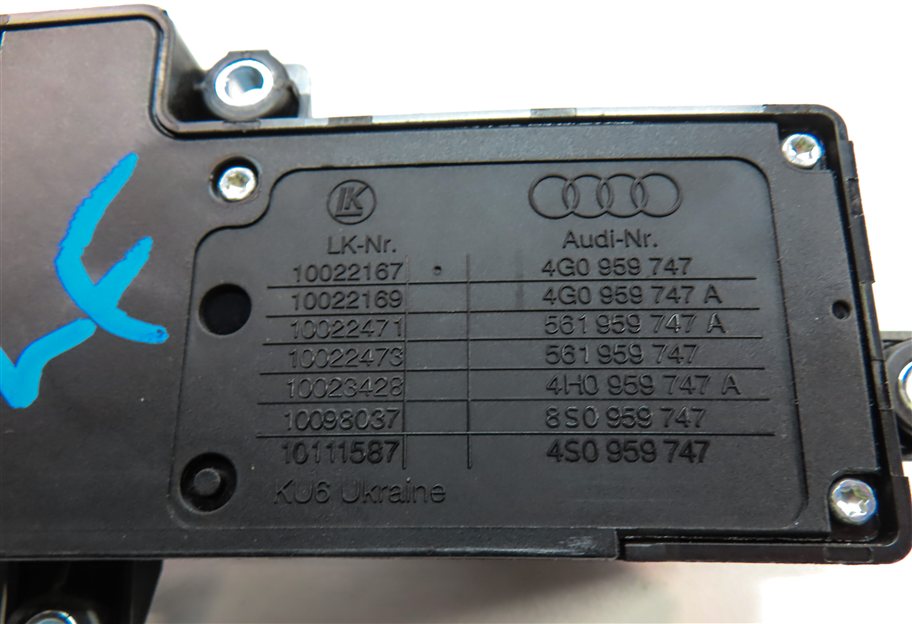 Thumbnail 6: 2016 AUDI A3 E-TRON (8V) FRONT LEFT DRIVER SEAT POSITION ADJUST SWITCH BUTTON
