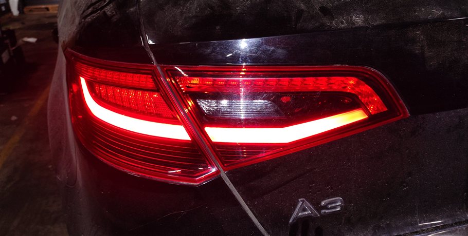 Thumbnail 2: 2016-2018 AUDI A3 E-TRON (8VF) LEFT DRIVER REAR INNER TAILLIGHT LIGHT LAMP (LED)