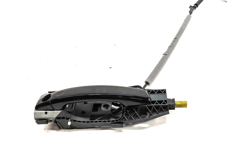Thumbnail 2: 15-18 AUDI A3 S3 RS3 TT (8V MK3) LEFT FRONT DRIVER KEYLESS DOOR HANDLE (Black)