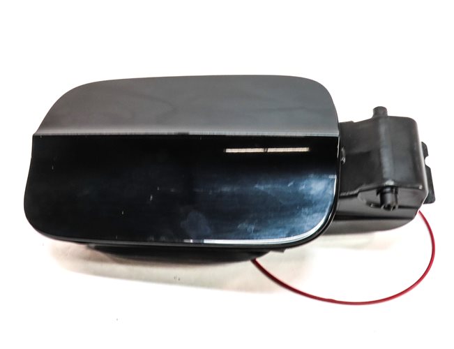 Thumbnail 2: 2016-2018 AUDI A3 (8V) FUEL TANK FILL DOOR LID COVER w/ HOUSING (Black)