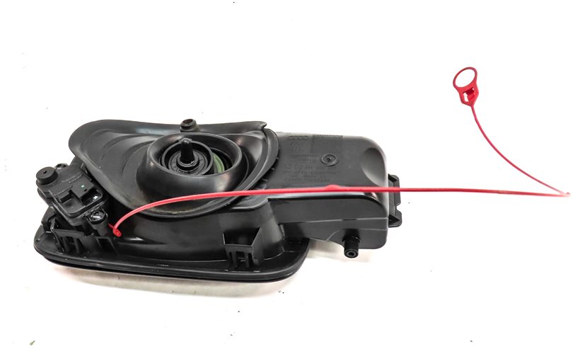 Thumbnail 4: 2016-2018 AUDI A3 (8V) FUEL TANK FILL DOOR LID COVER w/ HOUSING (Black)