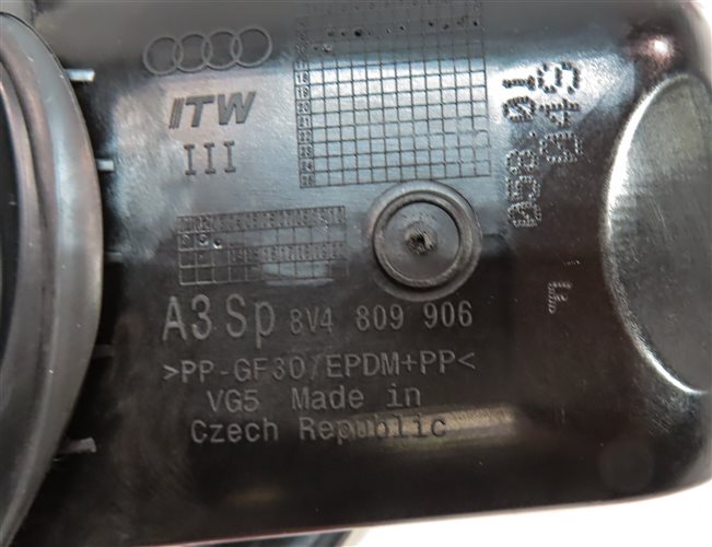 Thumbnail 5: 2016-2018 AUDI A3 (8V) FUEL TANK FILL DOOR LID COVER w/ HOUSING (Black)