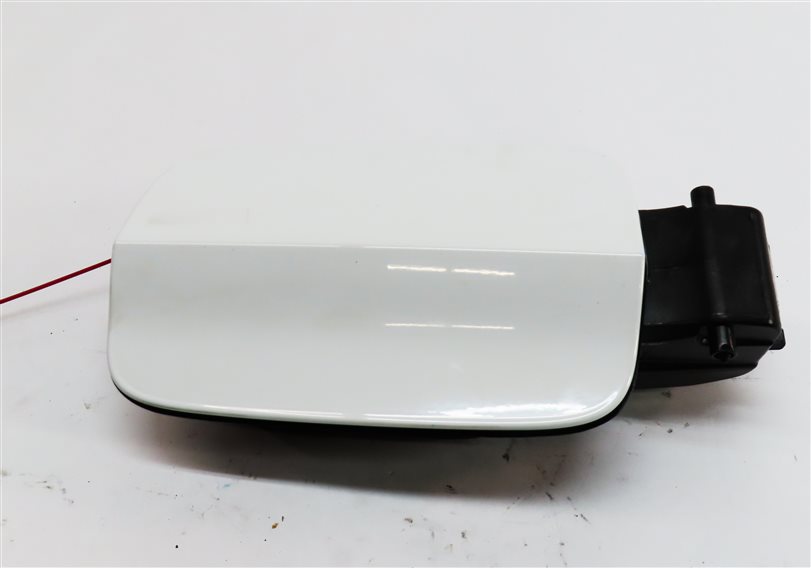 Thumbnail 4: 2016-2018 AUDI A3 (8V) FUEL TANK FILL DOOR LID COVER w/ HOUSING (White)
