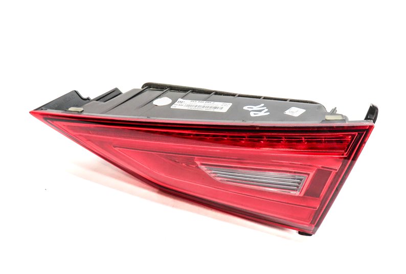 2015-2016 AUDI A3 S3 (8V) SEDAN CONVERTIBLE RIGHT INNER LED TAILLIGHT LIGHT LAMP