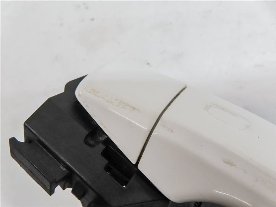 Thumbnail 6: 2016-2017 AUDI TT (MK3) FRONT RIGHT PASSENGER DOOR HANDLE (White)