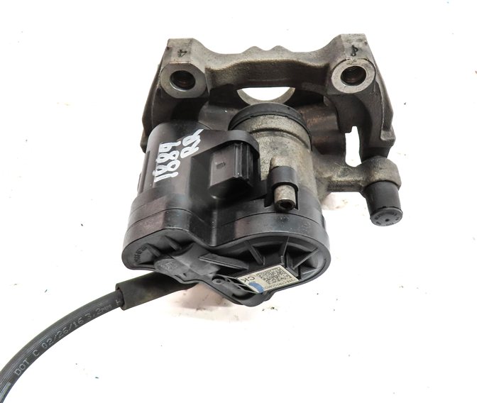 Thumbnail 4: 2015-2018 AUDI A3 (8V) RIGHT PASSENGER REAR ABS DISC BRAKE CALIPER w/ ACTUATOR