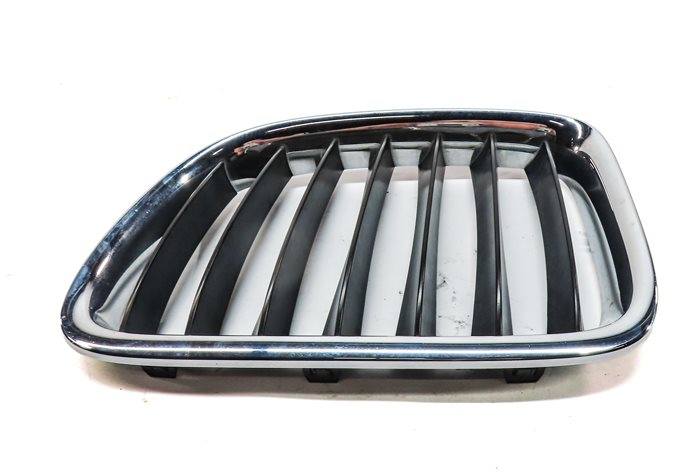 Thumbnail 2: 2013-2015 BMW X1 E84 FRONT LEFT DRIVER SIDE HOOD LID VENT GRILLE (BLACK/CHROME)
