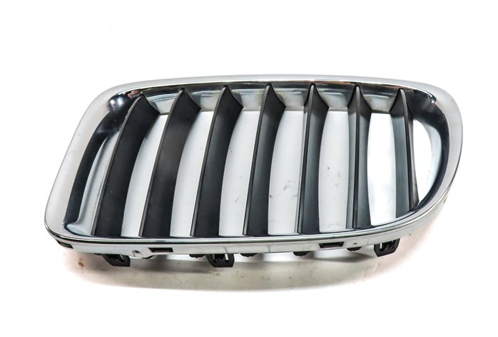 Thumbnail 3: 2013-2015 BMW X1 E84 FRONT LEFT DRIVER SIDE HOOD LID VENT GRILLE (BLACK/CHROME)