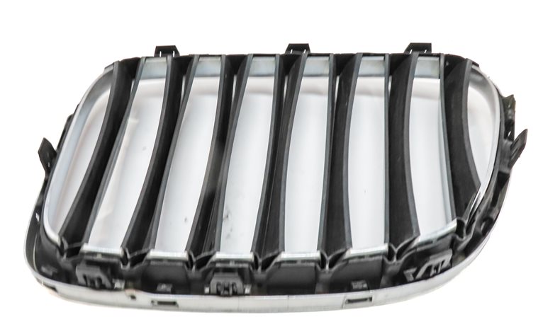 Thumbnail 5: 2013-2015 BMW X1 (E84) RIGHT FRONT PASSENGER HOOD VENT GRILLE (BLACK / CHROME)