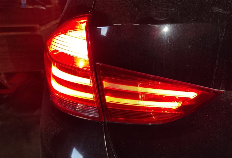 Thumbnail 2: 2012-2015 BMW X1 (E84) LEFT DRIVER REAR OUTER TAILLIGHT BRAKE LIGHT LAMP
