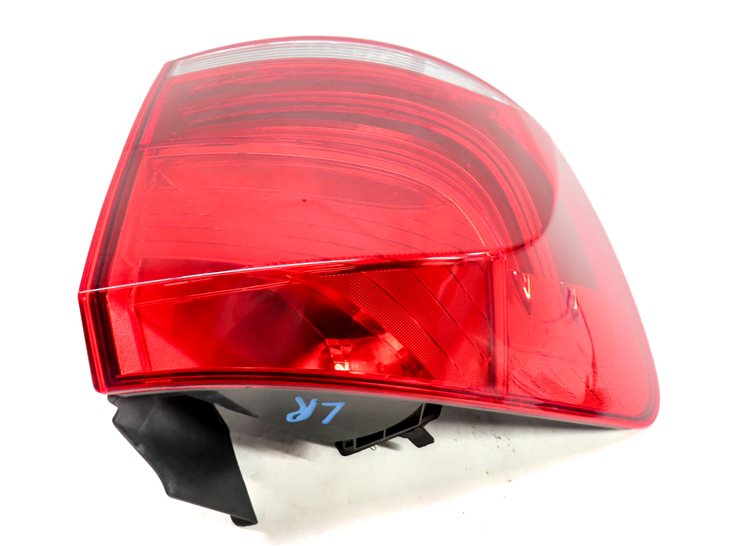 Thumbnail 7: 2012-2015 BMW X1 (E84) LEFT DRIVER REAR OUTER TAILLIGHT BRAKE LIGHT LAMP