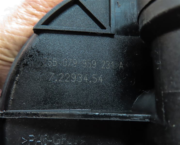 Thumbnail 6: 2012 AUDI A7 (C7 4G8) 3.0L SUPER (CGXB) ENGINE SMOG AIR INJECTION PUMP