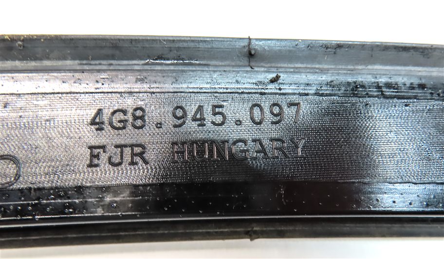 Thumbnail 9: 2012 AUDI A7 (C7 4G8) REAR UPPER WINDOW MOUNT THIRD 3RD BRAKE STOP LIGHT LAMP