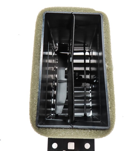 Thumbnail 3: 16 RANGE ROVER (L405) FRONT RIGHT PASSENGER DASH HEAT AIR AC VENT (BLACK/SILVER)