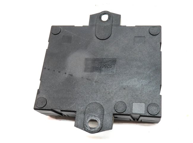Thumbnail 4: 2015-2022 LAND RANGE ROVER L405 REAR LOWER TRUNK LIFTGATE CONTROL MODULE