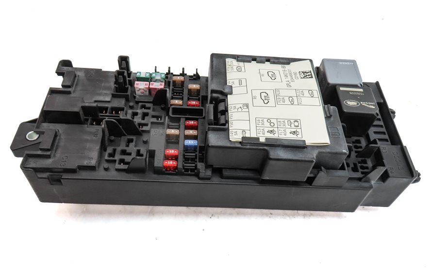 Thumbnail 3: 2016 RANGE ROVER (L405) 5.0L SUPER AWD FRONT CABIN FUSE RELAY CONTROL BOX