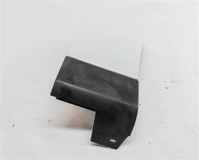 Thumbnail 6: 2016 RANGE ROVER (L405) FRONT RIGHT PASSENGER LOWER FENDER TRIM MOULDING (WHITE)