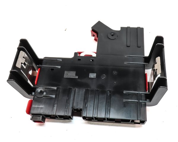 Thumbnail 4: 2013 BMW 535I (F10) 3.0L (N55) ENGINE POSITIVE BATTERY TERMINAL PLATE