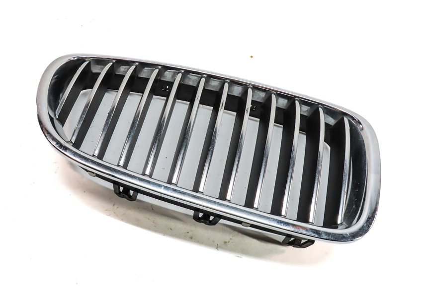 2011-2013 BMW 528i 535i 550i (F10) FRONT RIGHT BUMPER AIR VENT GRILLE (CHROME)