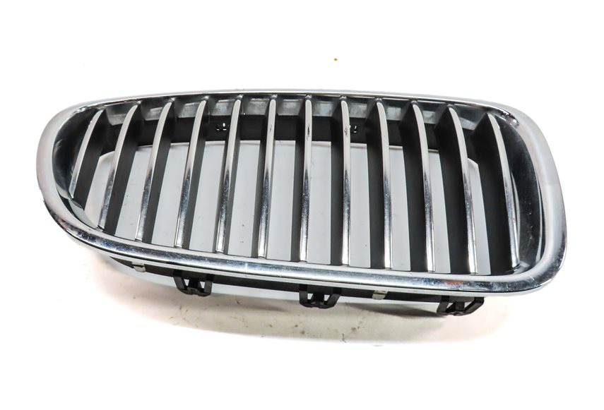 Thumbnail 2: 2011-2013 BMW 528i 535i 550i (F10) FRONT RIGHT BUMPER AIR VENT GRILLE (CHROME)