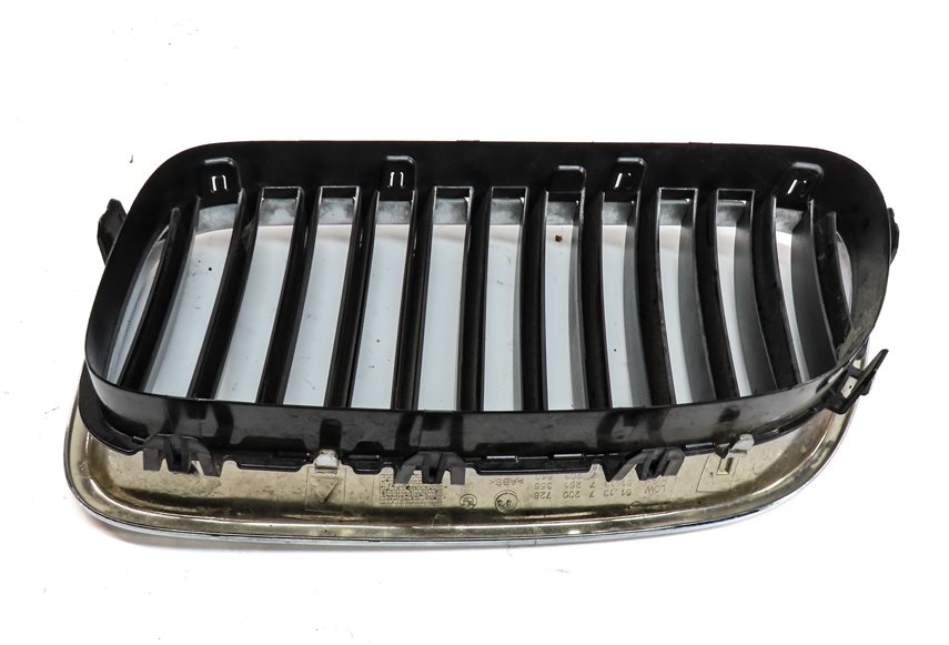Thumbnail 6: 2011-2013 BMW 528i 535i 550i (F10) FRONT RIGHT BUMPER AIR VENT GRILLE (CHROME)